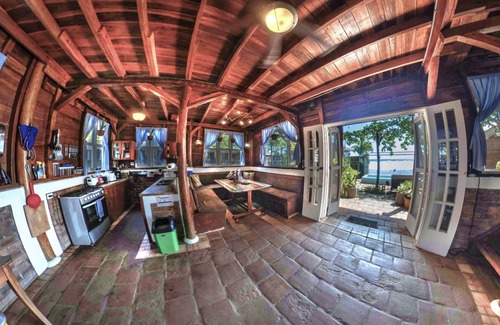 Pochomil House | Balcony Bedroom Suite w Romantic Sunsets - AC - Pool
