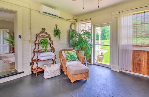 Buena Vista House | Balcony Downs Historic Home Near River Access