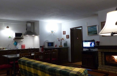 Gouveia Apartment | BALCONY HOUSE - 6 PAX