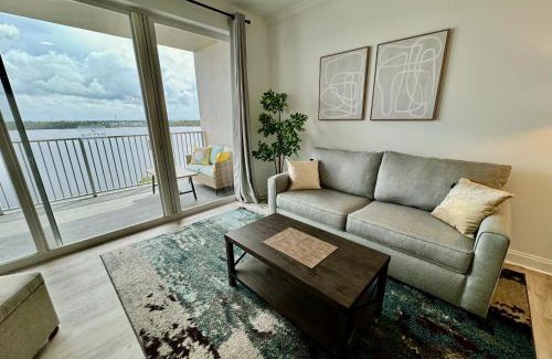 Florida Central Atlantic Coast Apartment | Balcony King Suite - Lake & Pool view