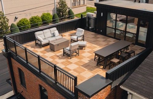 Glasgow Apartment | Balcony on Broadway - Enjoy the fire on the rooftop balcony in historic Glasgow.