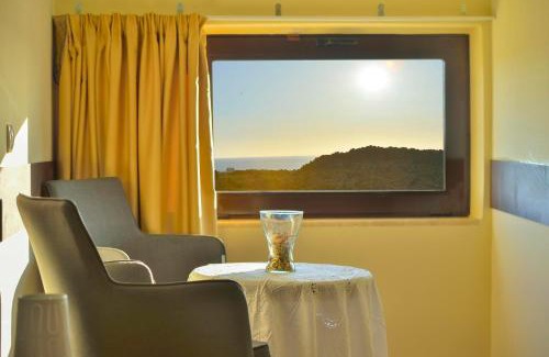 Ayios Pandeleimon House | Balcony Rooms
