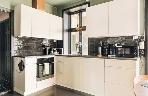 Bergenhus Apartment | Balcony & Sea Views l 800 m to Bryggen