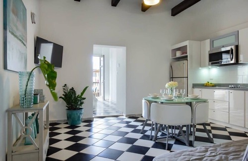 San Francisco Apartment | Balcony Suite | Stunning 1 Bedroom in Old San Juan