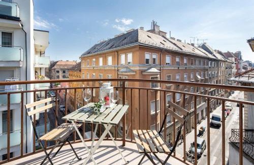 Csarnok negyed Apartment | Balcony - Sunny - Central Cosy Home
