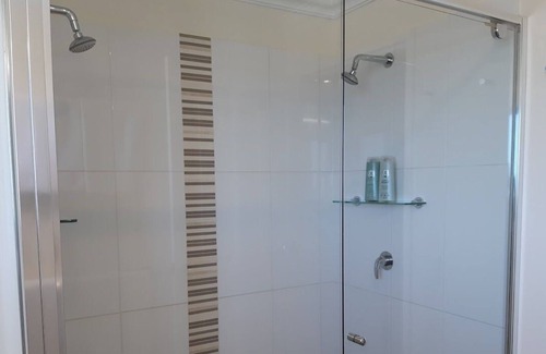 Parap Apartment | Balcony views of spectacular Darwin Harbour, short walk to beach and restaurants