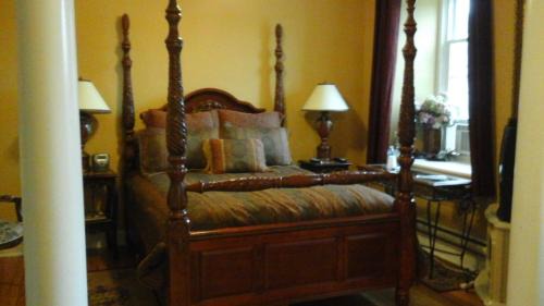 Merrickville Hotel | Baldachin Inn