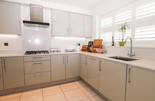 Hartley Wintney House | BALDWIN CLOSE, character holiday cottage in Hartley Wintney