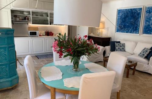 Lakka House | Balela's