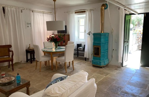 Lakka House | Balela's