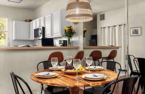 Gainesville Condo | Bali Bliss RENOVATED & Well-Appointed 2BDCondo