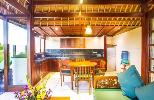 Lodtunduh Villa | Bali Harmony Villa Luxury Rice Field Views On Sale from $99!