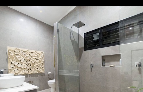 Nightcliff House | Bali inspired hideaway with plunge Pool & separate Villa