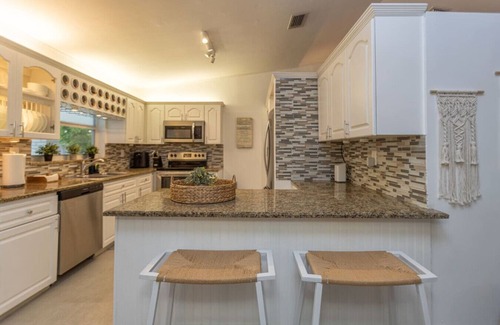 Westchester House | Bali Paradise Pool BBQ - Fits 14