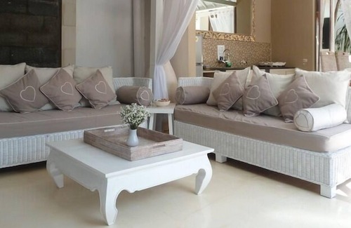 North Legian Villa | Bali – Seminyak – villa with pool – 6/7 pers.-quiet area in the heart of life