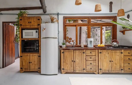 Campeche Norte Ski Chalet | Balinesa Cabana Meio uma Floresta Encantada!