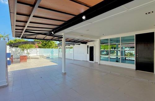 Subang Jaya Villa | Balinese Corner Private Pool Near Sunway Pyramid Upto 24P