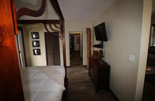 Seabreeze Historic District Villa | Balinese Cottages