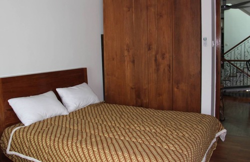 Central Water Catchment House | Balinese Room for rent