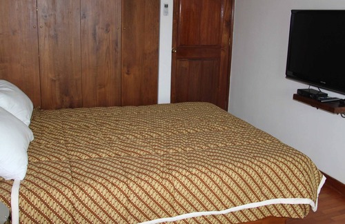 Central Water Catchment House | Balinese Room for rent
