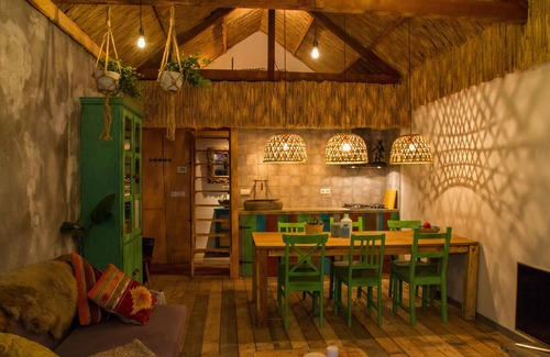 Velsen-Zuid Cottage | Balistyle guesthouse in the forest near Amsterdam with Hottub