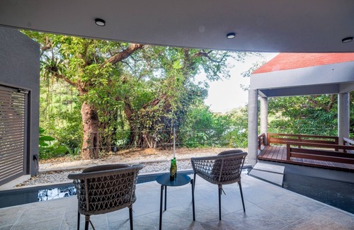 Kadena Apartment | Balistyle hideaway resort that brings in a pleasa/Nakagami-gun Okinawa