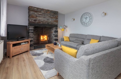 Derbyhaven Cottage | Balladuke Farmhouse - a holiday cottage that sleeps 6 guests in 4 bedrooms
