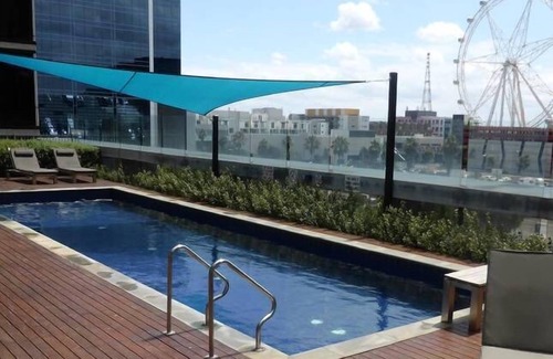 Docklands Apartment | Ballantrae Docklands Apartment 2BD 2BA free WiFi and under cover parking