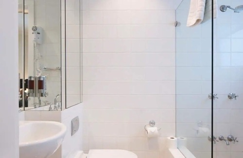 Mosman Apartment | Ballantyne at Mosman: 1 Bedroom Serviced Apartment