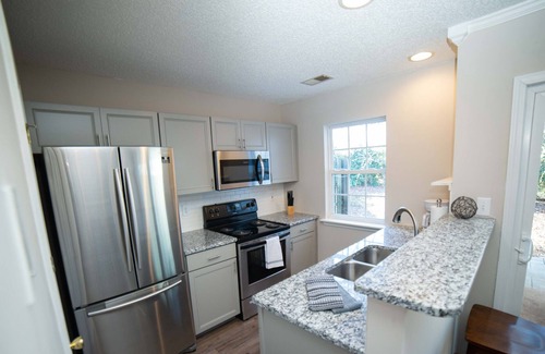 Charlotte House | Ballantyne Boutique | Quiet & Inviting | Corp Park