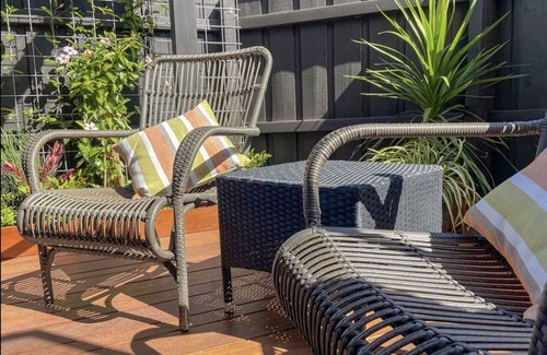 Ballarat House | Ballarat Central 2 Bd Townhouse. 5 mins Hospitals CBD Lake Cafes. Wifi Netflix.
