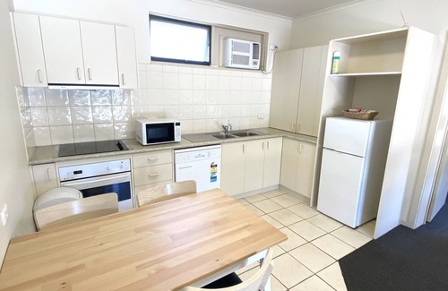 Warrenheip Hotel | Ballarat Colonial Motor Inn & Apartments