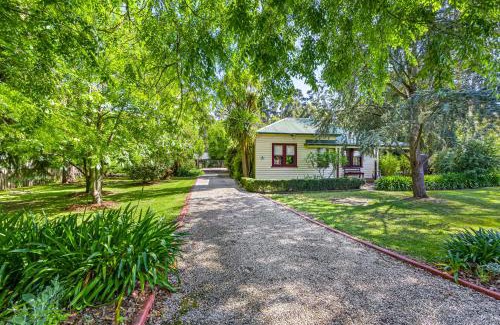 Brown Hill Apartment | Ballarat Cottages