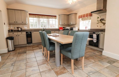 Dolphinholme Cottage | BALLOO, pet friendly, luxury holiday cottage in Galgate