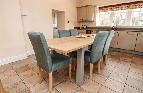 Dolphinholme Cottage | BALLOO, pet friendly, luxury holiday cottage in Galgate