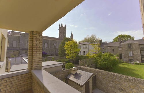 Ballsbridge House | Ballsbridge, Dublin House, 4 Ensuite Bedrooms, 290 Square Metres floorspace