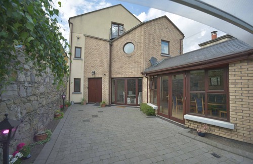 Ballsbridge House | Ballsbridge, Dublin House, 4 Ensuite Bedrooms, 290 Square Metres floorspace