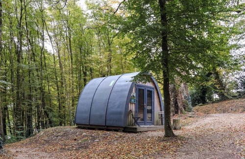 Barranisky Cottage | BALLYBEG POD 6, romantic, with hot tub in Tinahely, County Wicklow