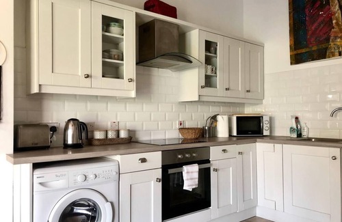 Ballygally Apartment | Ballygally Seaview and garden 1 bedroom hideaway