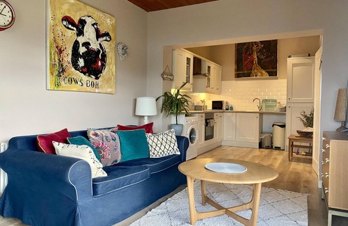 Ballygally Apartment | Ballygally Seaview and garden 1 bedroom hideaway