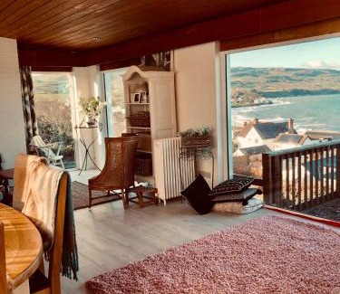 Ballygally Apartment | Ballygally Seaview Cottage
