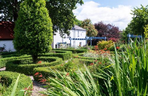 Coolbeg Cross Apartment | Ballyknocken Milking Parlour Self Catering Apartment