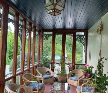Knockaderry Cross Roads House | Ballyteige Lodge
