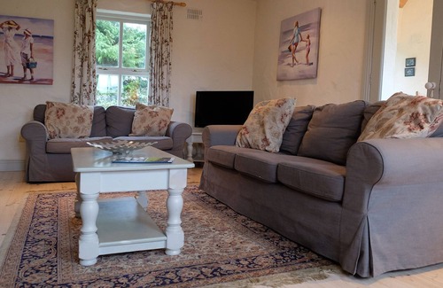 Ballyvaughan Cottage | Ballyvaughan Cottage No 14 - a bungalow that sleeps 7 guests in 3 bedrooms