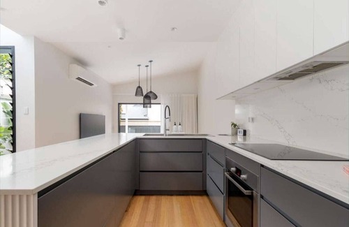Balmain House | Balmain Resort: 3BR Home with a Pool