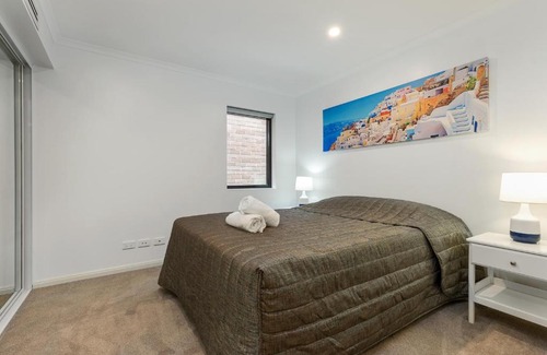 Rozelle Apartment | BALMAIN / ROZELLE LUXURY 1 BED APARTMENT (DAR3)