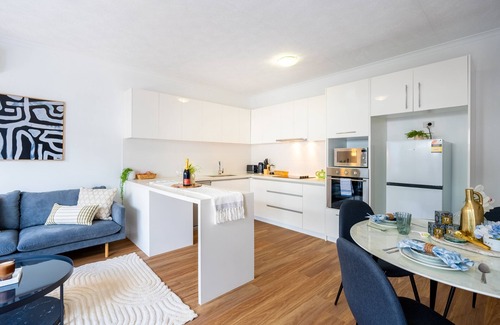Norman Park Apartment | Balmoral Apartment - Airy & Light-filled City Edge Hideaway n10 min to BNE CBD