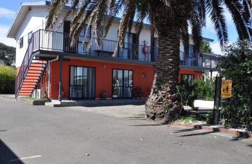 Tahunanui Hotel | Balmoral Motel