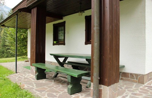 Ukanc Apartment | Balmy Apartment in Bohinjsko jezero near Lake