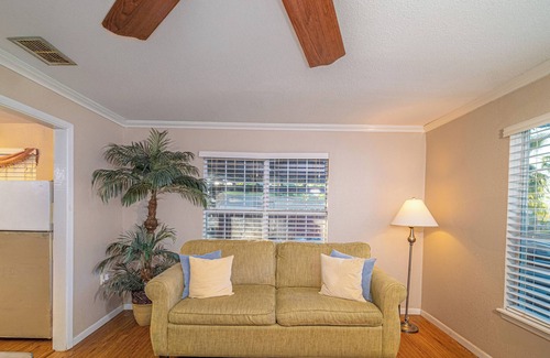 Flour Bluff House | Balmy Blue Beachy Bungalow